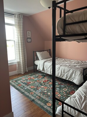 3 Schlafzimmer, Bügeleisen/Bügelbrett, WLAN, Bettwäsche