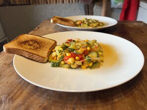 Alimentos y bebidas