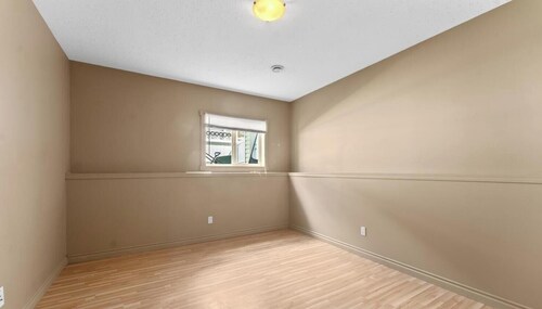 Fantastic 5-bedroom house with AC in charming Cold Lake
