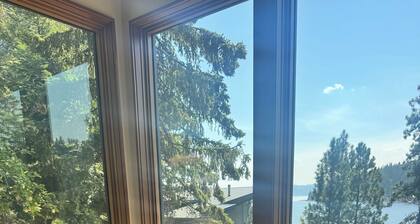 Modern 2BR/2BA Lakeview Cabin close to Downtown Coeur d' Alene