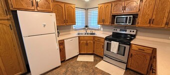 Tremendous 2-bedroom house with AC in charming Baker