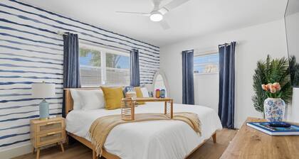 Mediterranean Breeze 1 - Downtown, Beach & SRQ