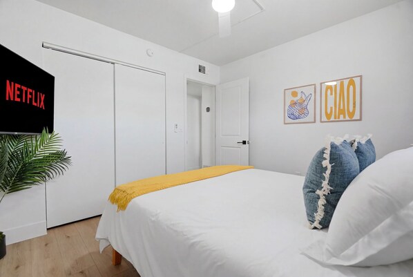 Iron/ironing board, free WiFi, bed sheets