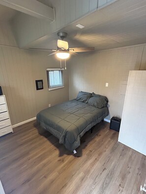 Room - Gorgeous studio cottage in Memphis perfect for a cozy getaway (Memphis)