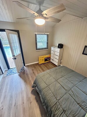 Room - Gorgeous studio cottage in Memphis perfect for a cozy getaway (Memphis)