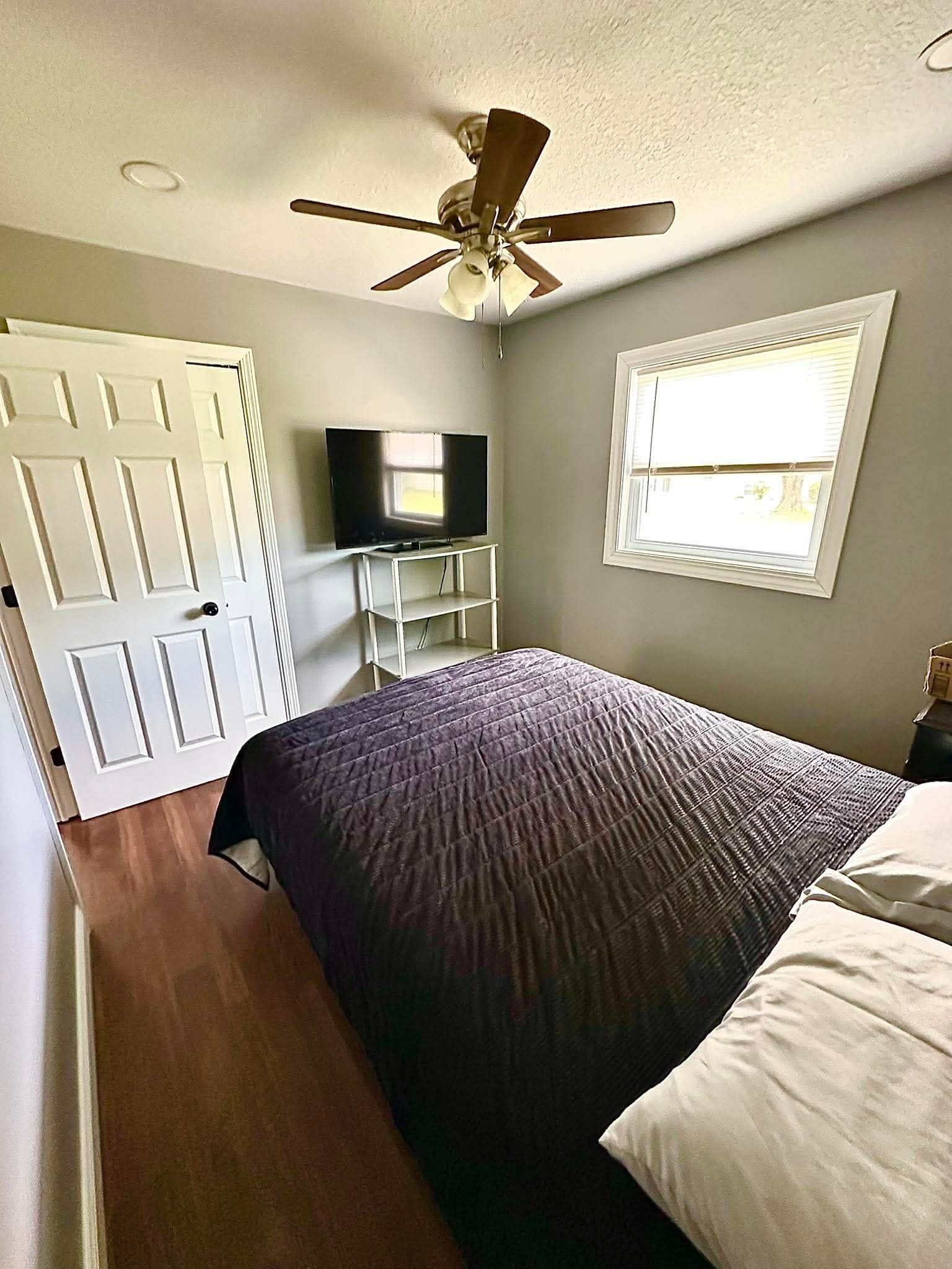 3 chambres, fer et planche à repasser, Wi-Fi, draps fournis