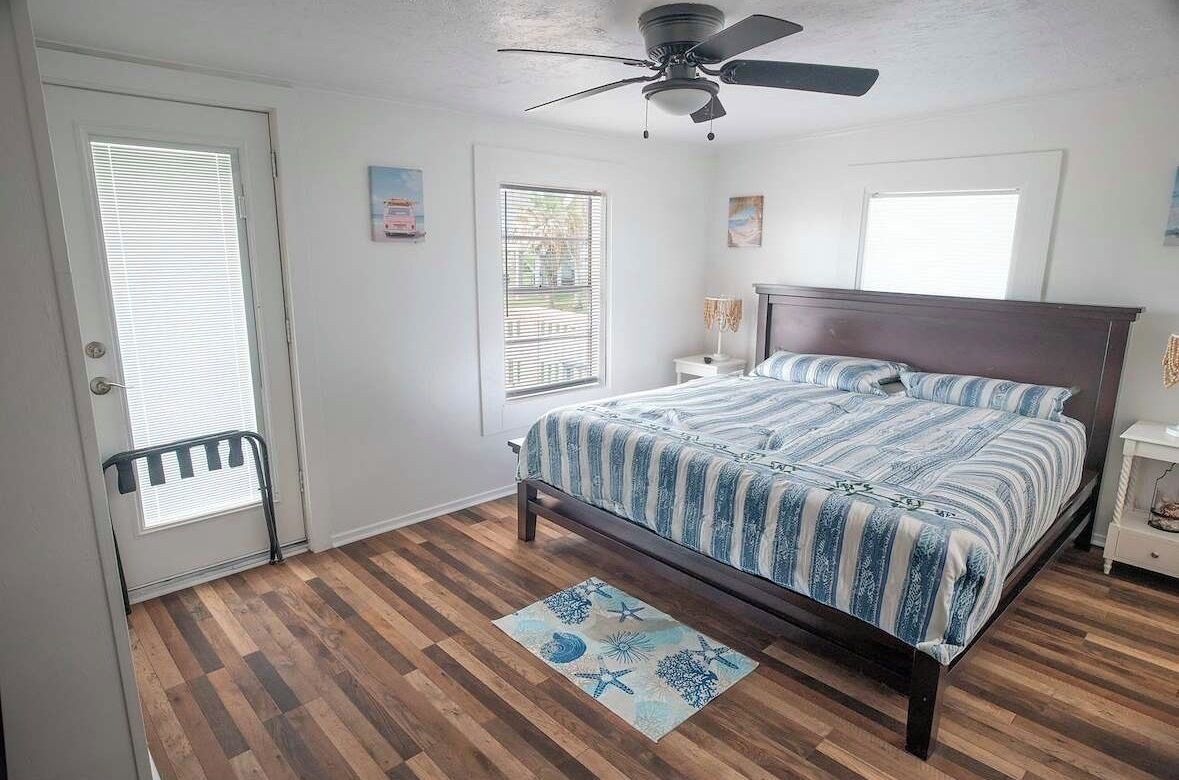 2 bedrooms, WiFi (free), bed sheets