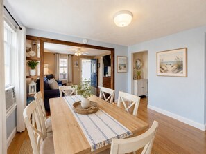 Dining - Walk To The Beach | Cozy Getaway (Old Orchard Beach)