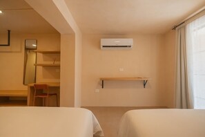 Lit parapluie, Wi-Fi, draps fournis