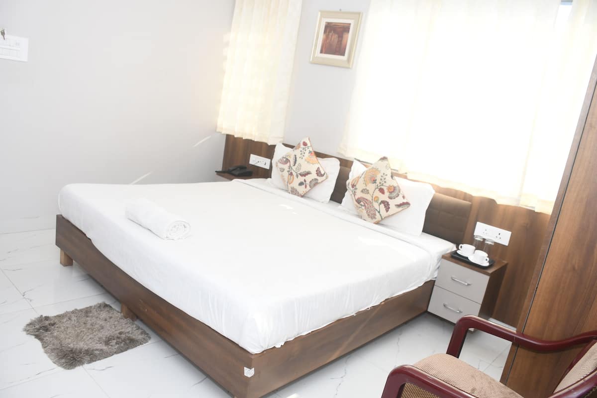 Deluxe Room, City View