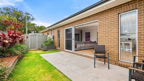 Unclassified image, 2 of 20, button - 8 Meredith Ave, Lemon Tree Passage (Lemon Tree Passage)