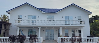 Ocean Front Room - 102