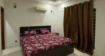 Charming 3 Bedroom Bungalow in Karachi with AC & Comfort
