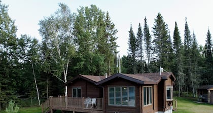 Bayside Cedar Cabin - Lakefront Relaxation and Adventure