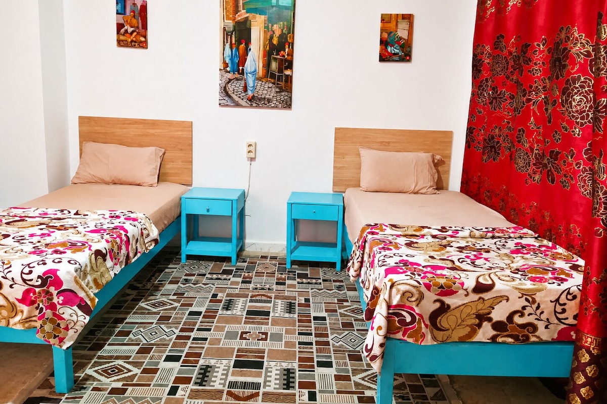 Habitación doble Confort, vista a la ciudad | Wifi gratis