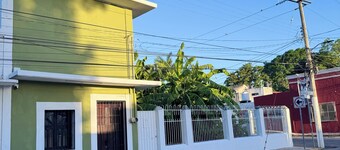 El Platanar Green House with a Tropical Garden in the Heart of Calkiní