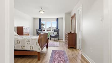 Iron/ironing board, Internet, bed sheets