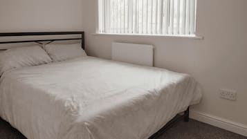 Desk, iron/ironing board, WiFi (free)