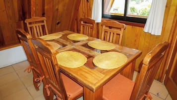 Cabaña básica, vistas a la montaña | Restauración