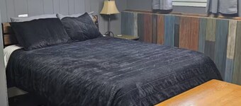 Blue Bungalow - Charming 2-bedroom house in Olney