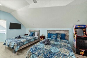 5 slaapkamers, een strijkplank/strijkijzer, wifi, beddengoed