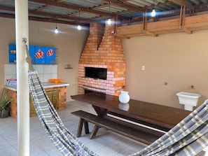 Outdoor dining - Vrbo Property (Palhoça)