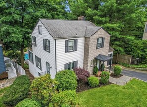 Exterior - Luxury home with pool with views of NYC: a blissful oasis (West Orange)