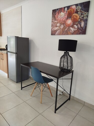 Secure Private Garden Cottage near Lanseria Airport & Fourways Hubs
