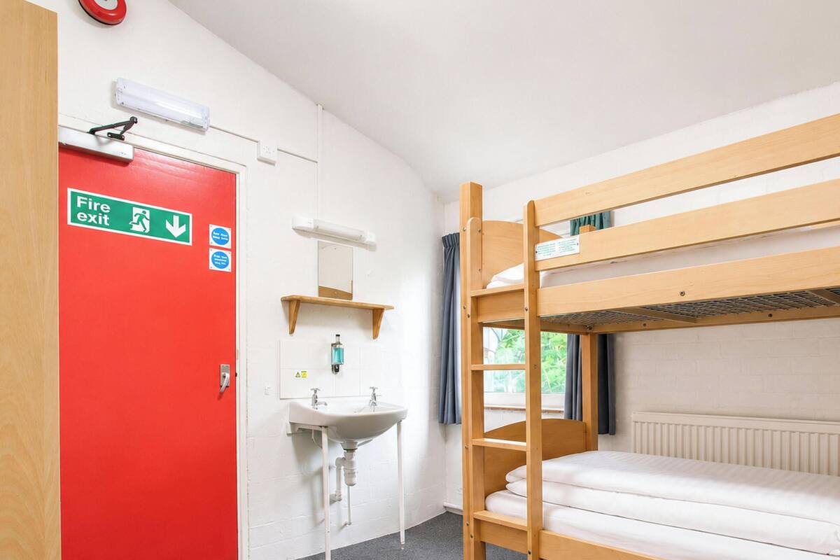 Habitació quàdruple bàsica | Wifi gratuïta 