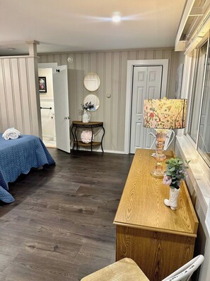 Room - Cabin 35 at Historic Sandy Point Resort W/ Boat Slip and Boat Ramp (Alton)