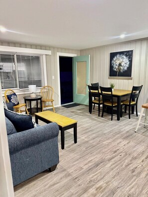 Dining - Cabin 35 at Historic Sandy Point Resort W/ Boat Slip and Boat Ramp (Alton)