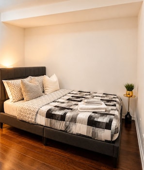 Room - The Grand Enclave (Toronto)