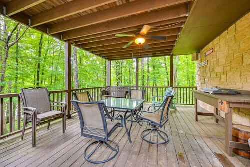 Waterfront Nolin Lake Retreat: Lake Views