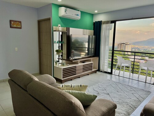 Cozy 2-bedroom apartment in San Salvador with City view