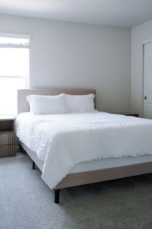 4 bedrooms, desk, free WiFi, bed sheets - Lovely 4-bedroom house in Bright and Charming Brighton Next to Pool and Gym (Brighton)