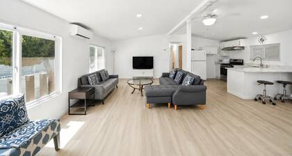 2-bedroom peaceful home in Azusa with AC