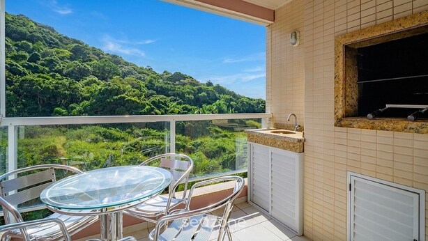 Basic Apartment | Outdoor dining - Apt. in Beachfront Condominium w/ Pool Rvg2207 (Florianópolis)