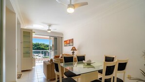 Basic Apartment | Dining - Apt. in Beachfront Condominium w/ Pool Rvg2207 (Florianópolis)