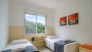 Basic Apartment - Apt. in Beachfront Condominium w/ Pool Rvg2207 (Florianópolis)