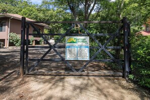 Property grounds - Gated Forest Villa with Pool • Beach 5 Min Away (Playa del Coco)