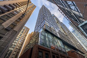 Exterior - Luxe Nobu | 2BR + Private 750 SqFt Terrace in the Heart of Toronto (Toronto)