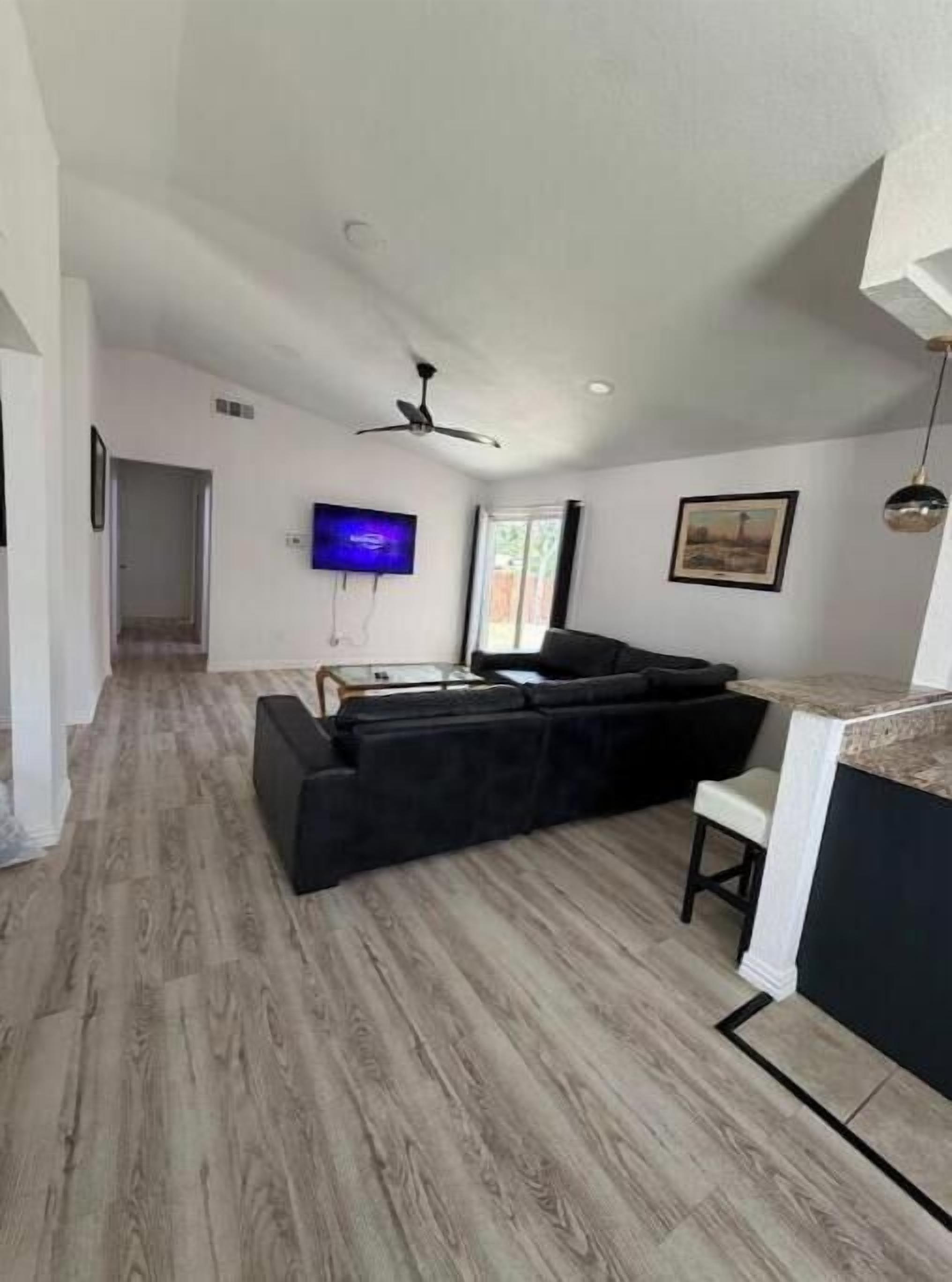 Spacious 3br Home |Sleeps 6 |Near Dfw&las Colinas - Irving, TX