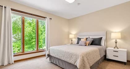Old Money Poconos Estate - 8BR, Private Heated Pool, Hot Tub, Sauna & Cinema