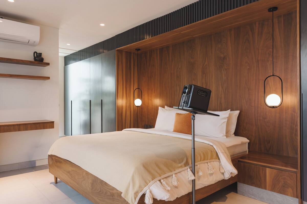Suite, 1 cama King size, balcón | Escritorio, espacio para trabajar con laptop y wifi gratis 