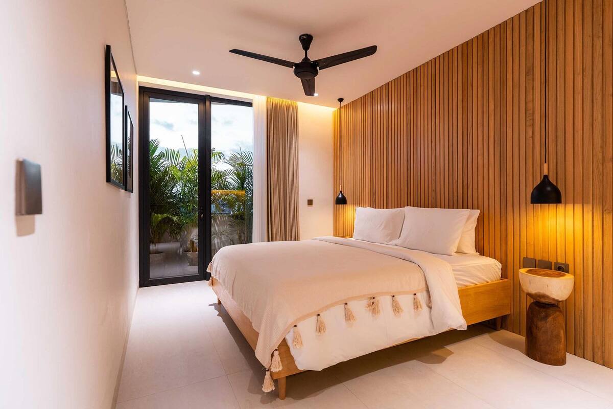 Habitación doble Deluxe, balcón | Escritorio, espacio para trabajar con laptop y wifi gratis 