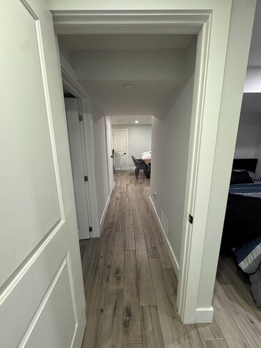 Cozy 2 Bedroom apartment with full kitchen, spacious bath & peaceful backyard.