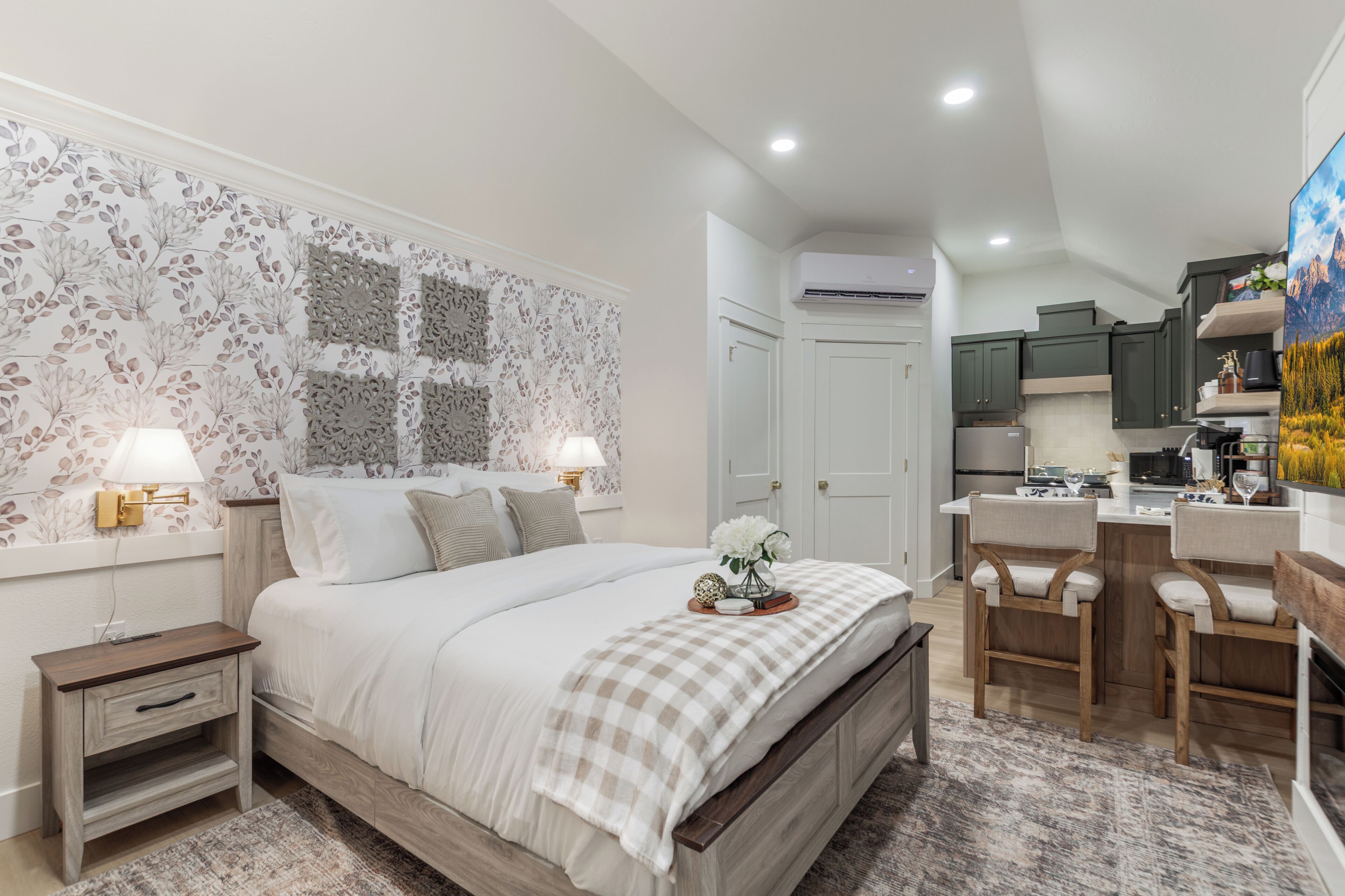 5 bedrooms