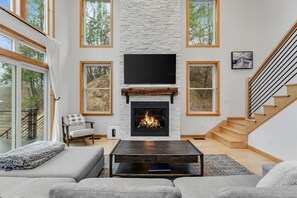 Living area - Snow Creek: Luxury New-Build Chalet, Amazing Spot (Stowe)