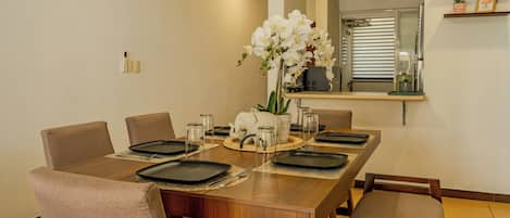 Appartement Familial, vue jardin | Restauration