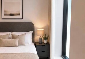 WiFi - Salford Serenity - Modern 2 Bedroom Apartment (Salford)